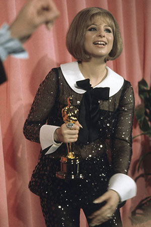 على مدار تاريخ حفلات توزيع جوائز الأوسكار... رائد يختار لكم اللحظات التي لا تنسى